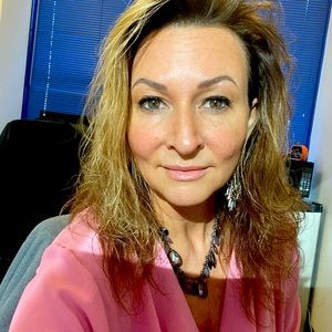 Meet your Posher, April